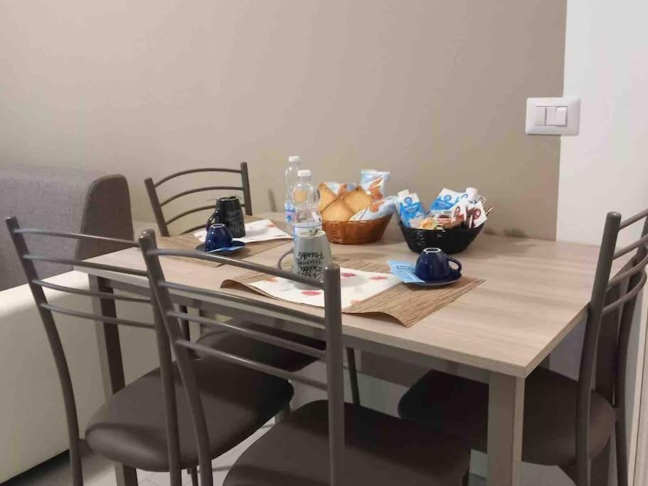 Apartamento La Casa Di Marta Corsico Exterior foto